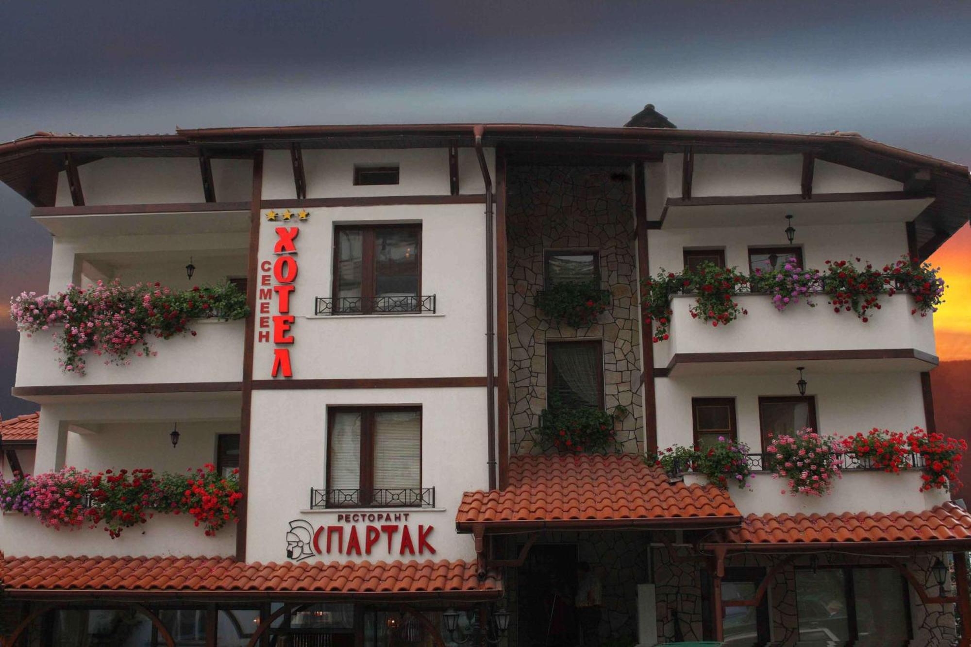 Spartak Family Hotel Szmoljan Kültér fotó
