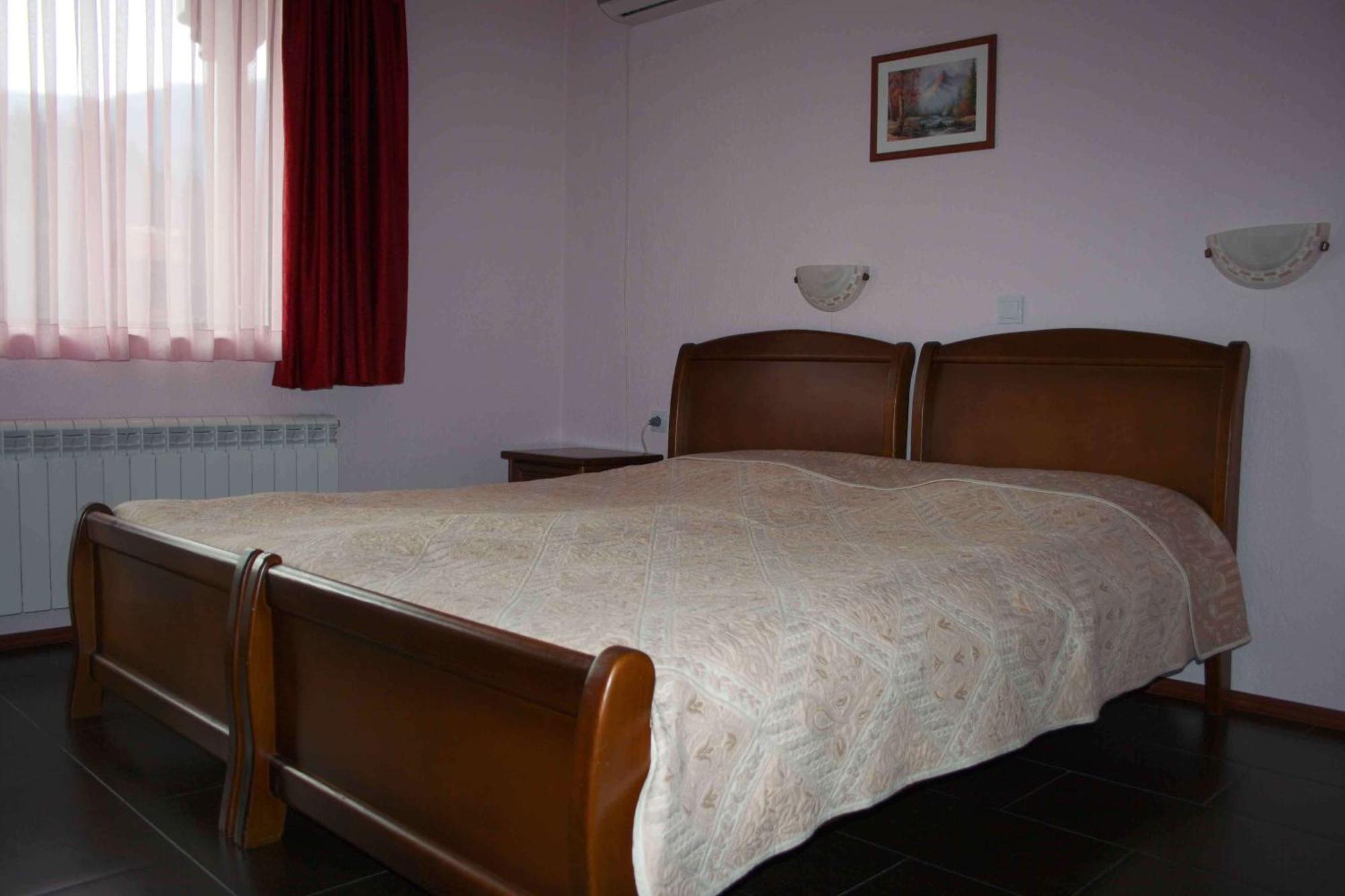 Spartak Family Hotel Szmoljan Szoba fotó